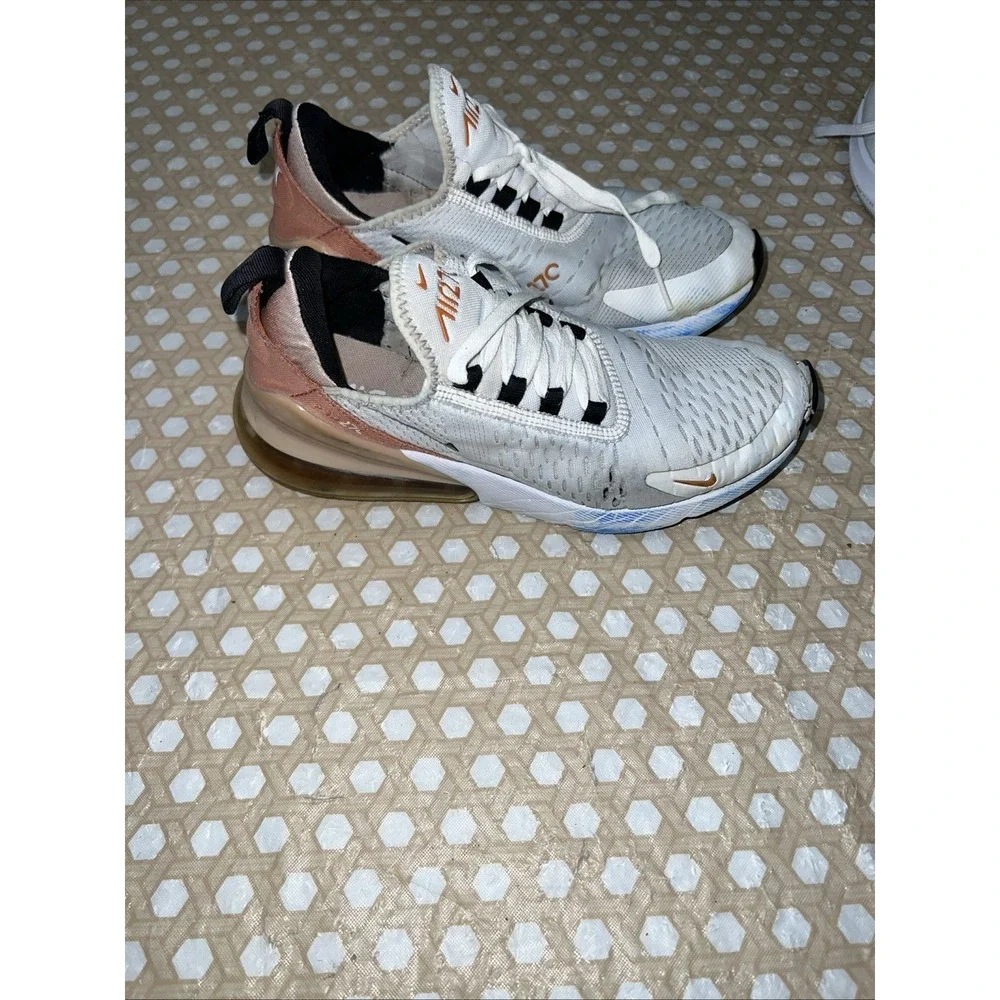 Nike Air Max 270 DQ4693-100 Women's Size 7